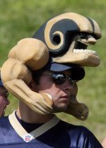 hilarious_hats_040.jpg