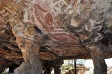 small-australia-oldest-rock-art.jpg