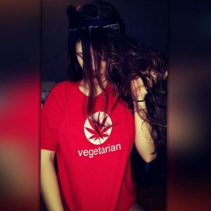 Любительница марихуаны Vegetarian