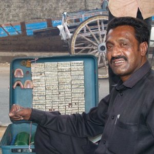 Street dentist In Bangalore