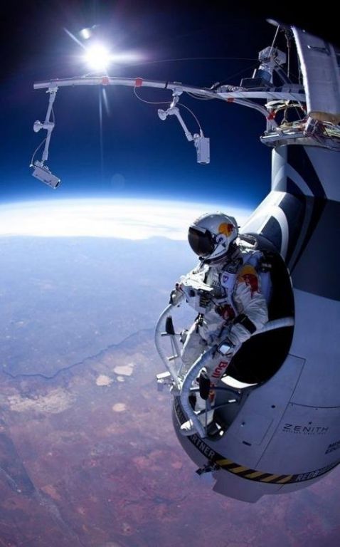 1332181058 space 01