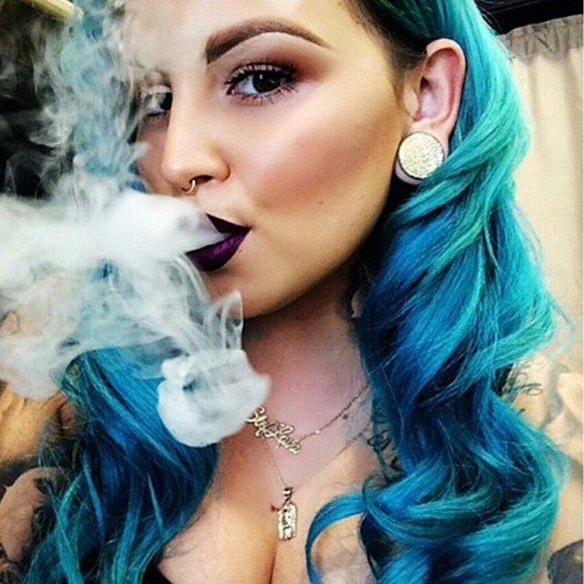 cad842ba4fcbcd86265781826f6149d3--sexy-smoking-vaping.jpg