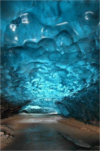 cave In A glacier M