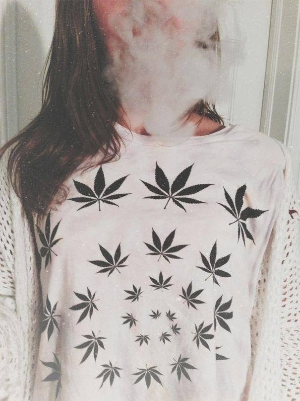 Девушка и Марихуана