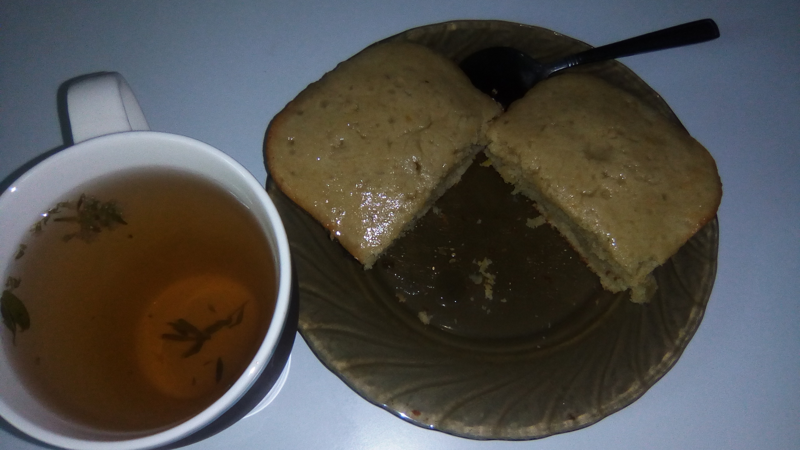 Лимонный Канна пирог с чаем